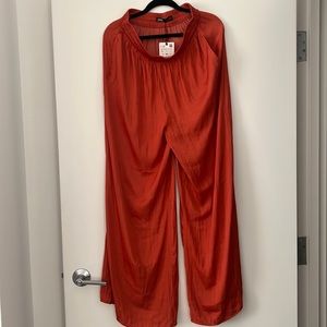 NWT WIDE LEG ZARA SIZE L PANTS.